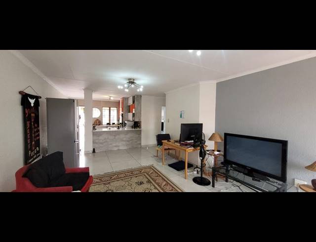 2 BEDROOM TOWNHOUSE FOR SALE IN MEYERSDAL